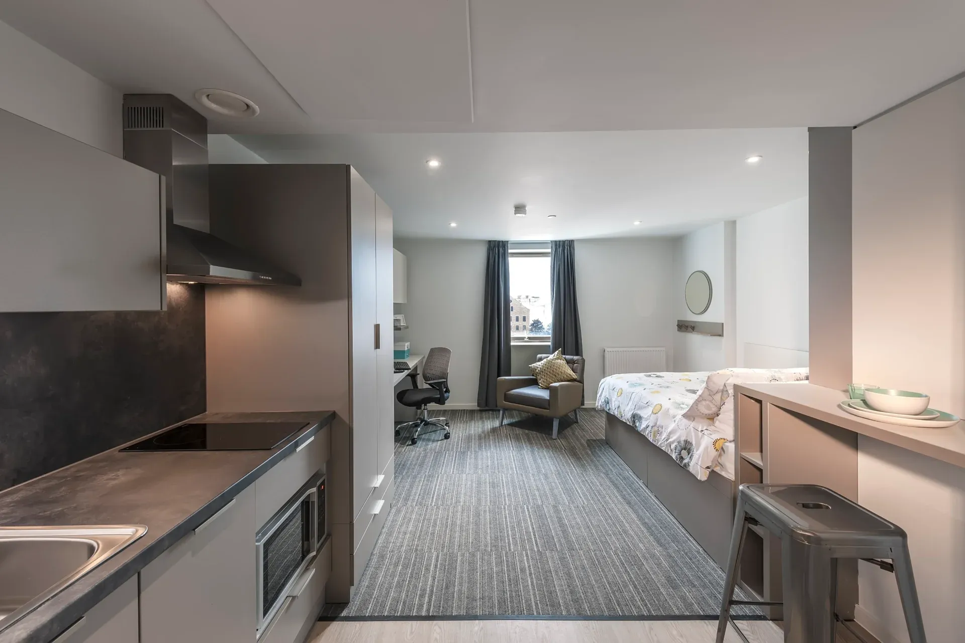 Cityside Silver Plus Studio