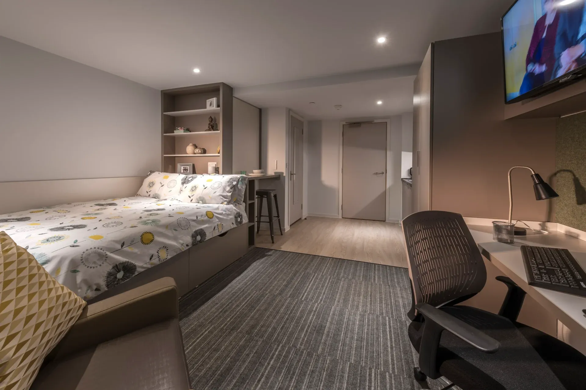 Cityside Silver Plus Studio