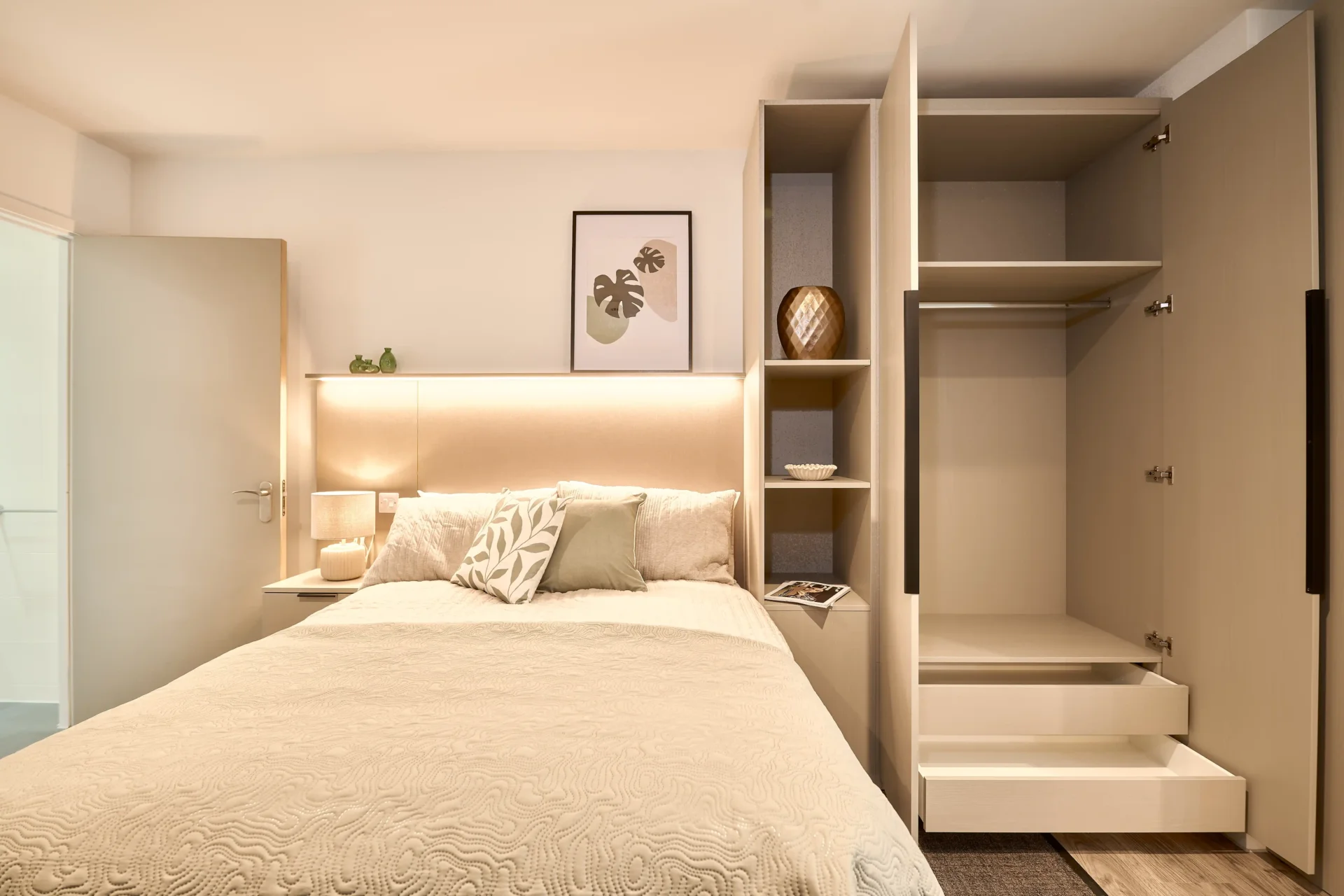 Square Gardens Platinum Studio (Floors 17 - 25)
