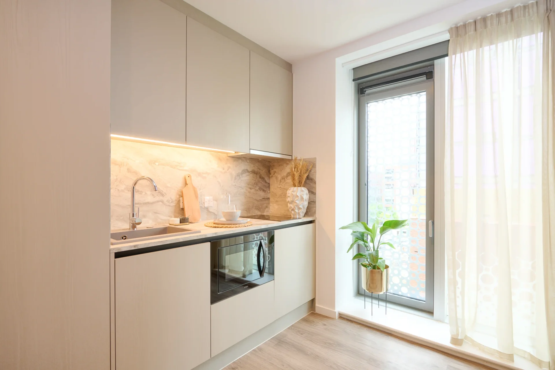 Square-Gardens-Acer-silver-studio-kitchen
