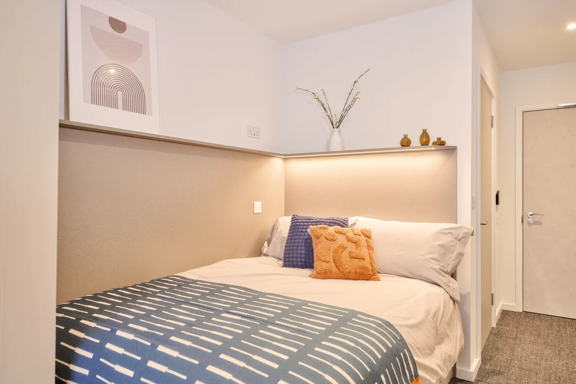 Square Gardens Silver Studio (Floors 17 - 25)